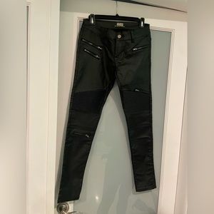 Small black skinny jean stretch pants